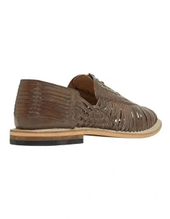 Oxford Maverick Chocolate Hurache Mandals -CONVERSE shop 863144110 3 720x928