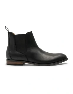 Rodd & Gunn Kingsview Road Chelsea Boot In Nero Wash