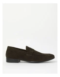 Blaq Austin Suede Loafer Loafer In Brown