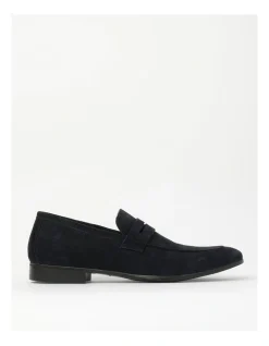 Blaq Austin Suede Loafer Loafer In Navy