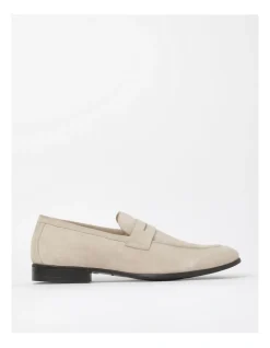 Blaq Austin Suede Loafer Loafer In Stone
