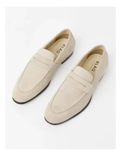 Blaq Austin Suede Loafer Loafer In Stone -CONVERSE shop 940221820 3 720x928