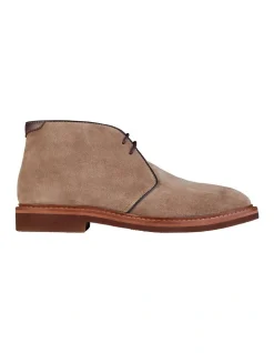 Aquila Declan Suede Chukka Boots In Taupe