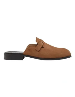 Oxford Tait Slip On Shoes In Tan